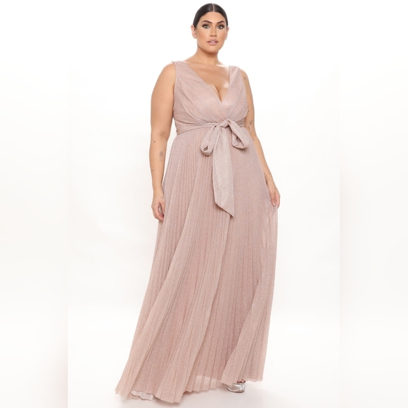 Fashion nova metallic dress - Picture 2 of 8